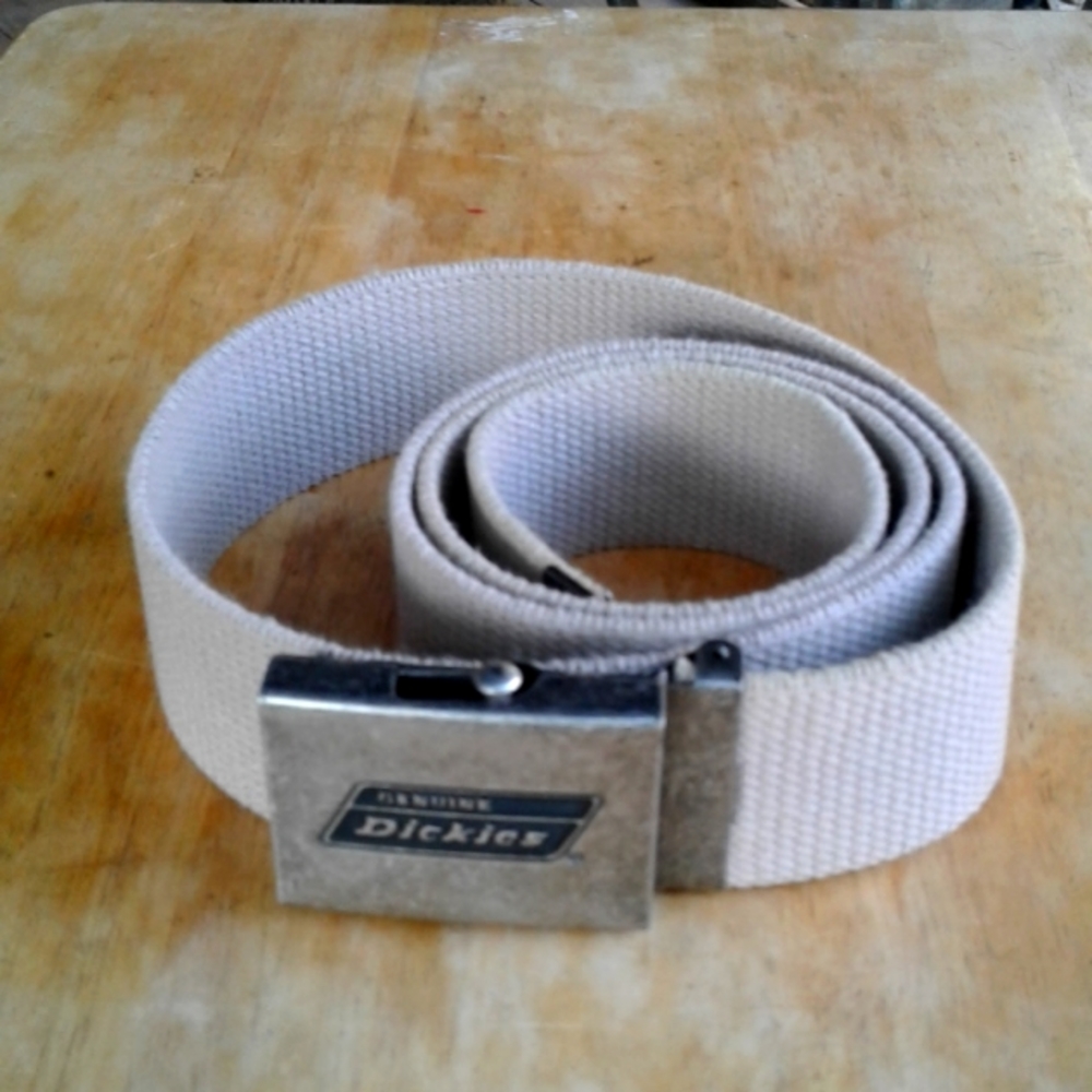 Dickey belt measures almost 45 in Long very good condition